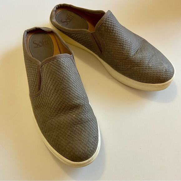 Sofft womens slip on loafers gray textured snake skin faux suede business casual - Picture 1 of 8